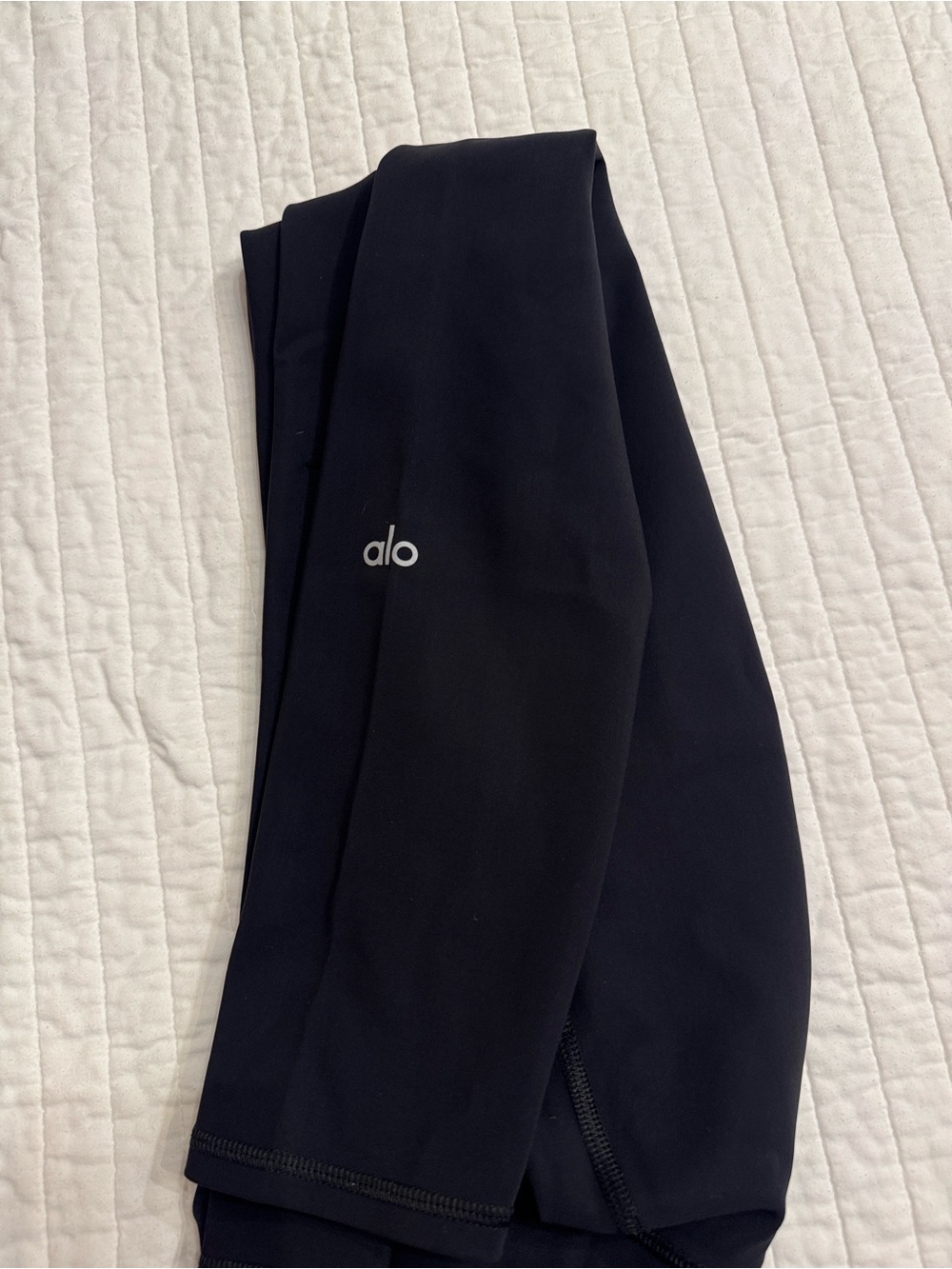 ALO High Rise Ripped Leggings - Picture 3 of 6